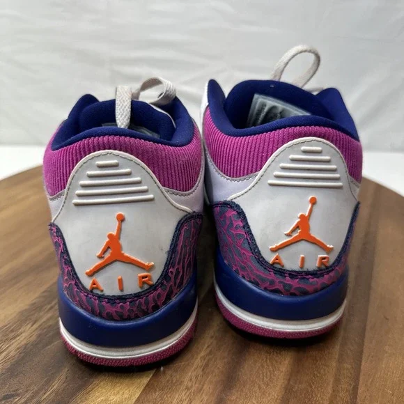 Air Jordan 3 Retro Size 5 Y 441140-500 Barely Grape/Fire Pink - Picture 9 of 16